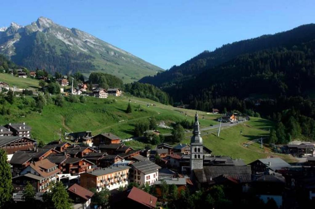 Hotel La Montagne La Clusaz Bagian luar foto