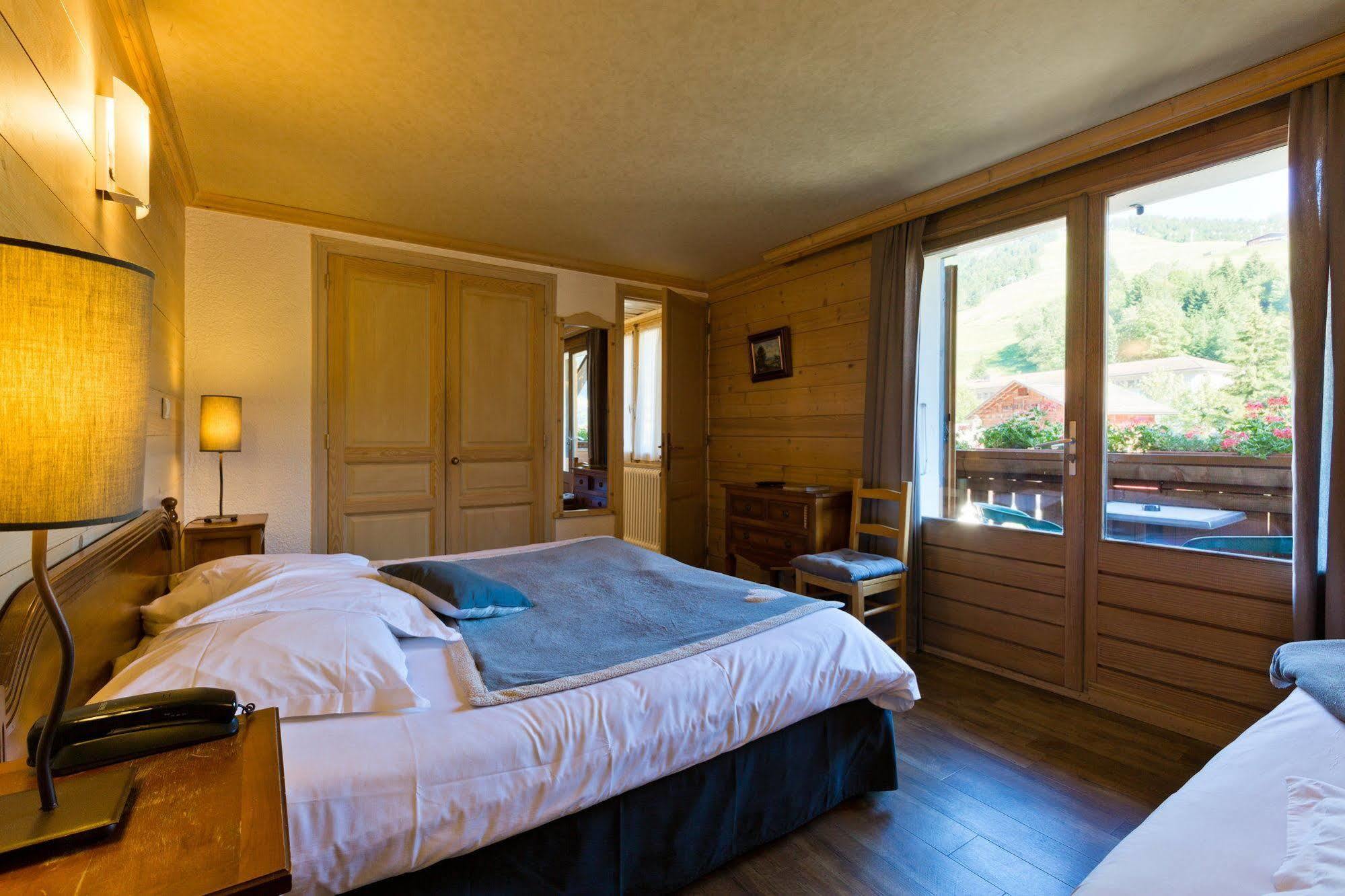 Hotel La Montagne La Clusaz Bagian luar foto