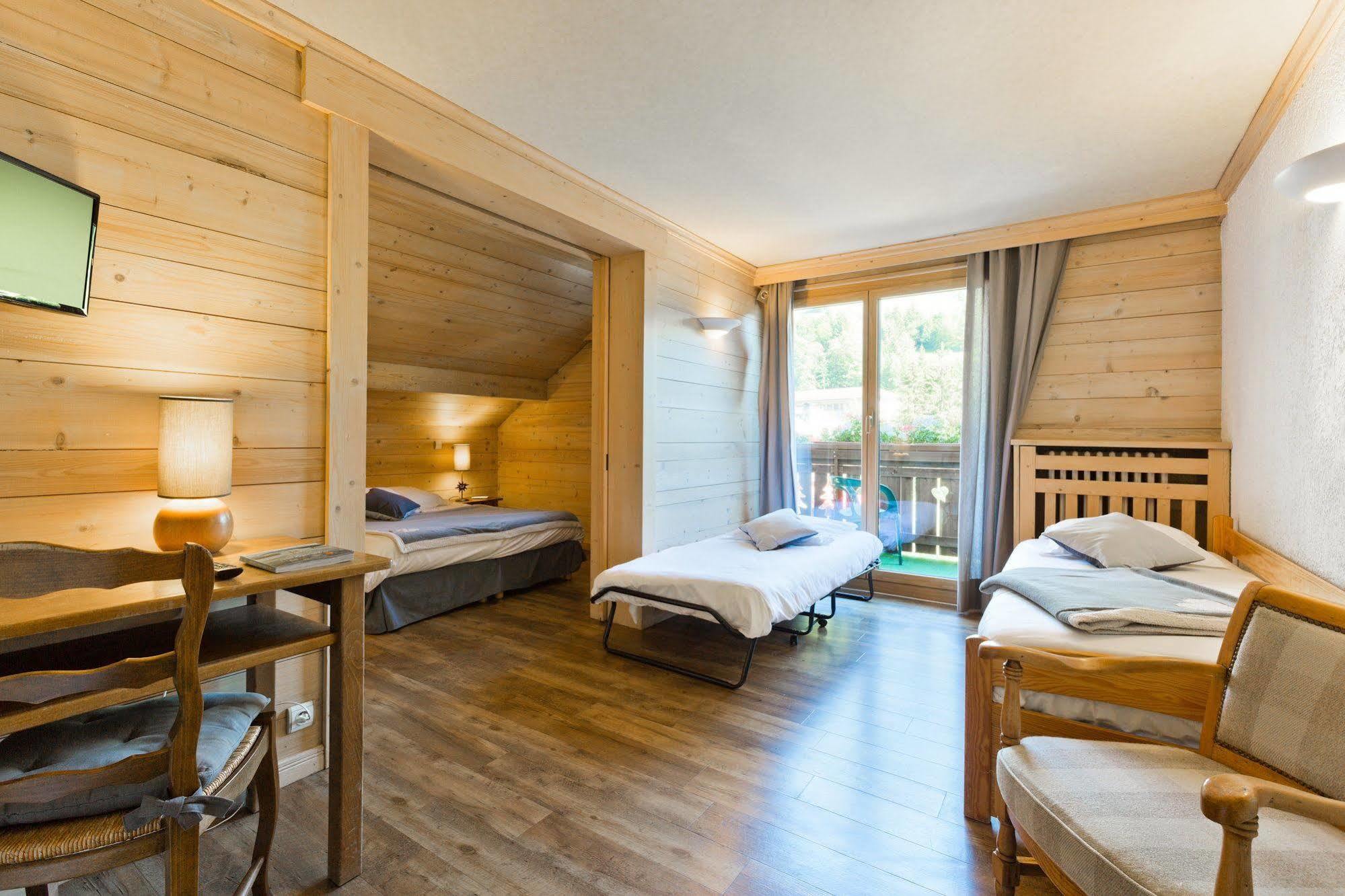 Hotel La Montagne La Clusaz Bagian luar foto