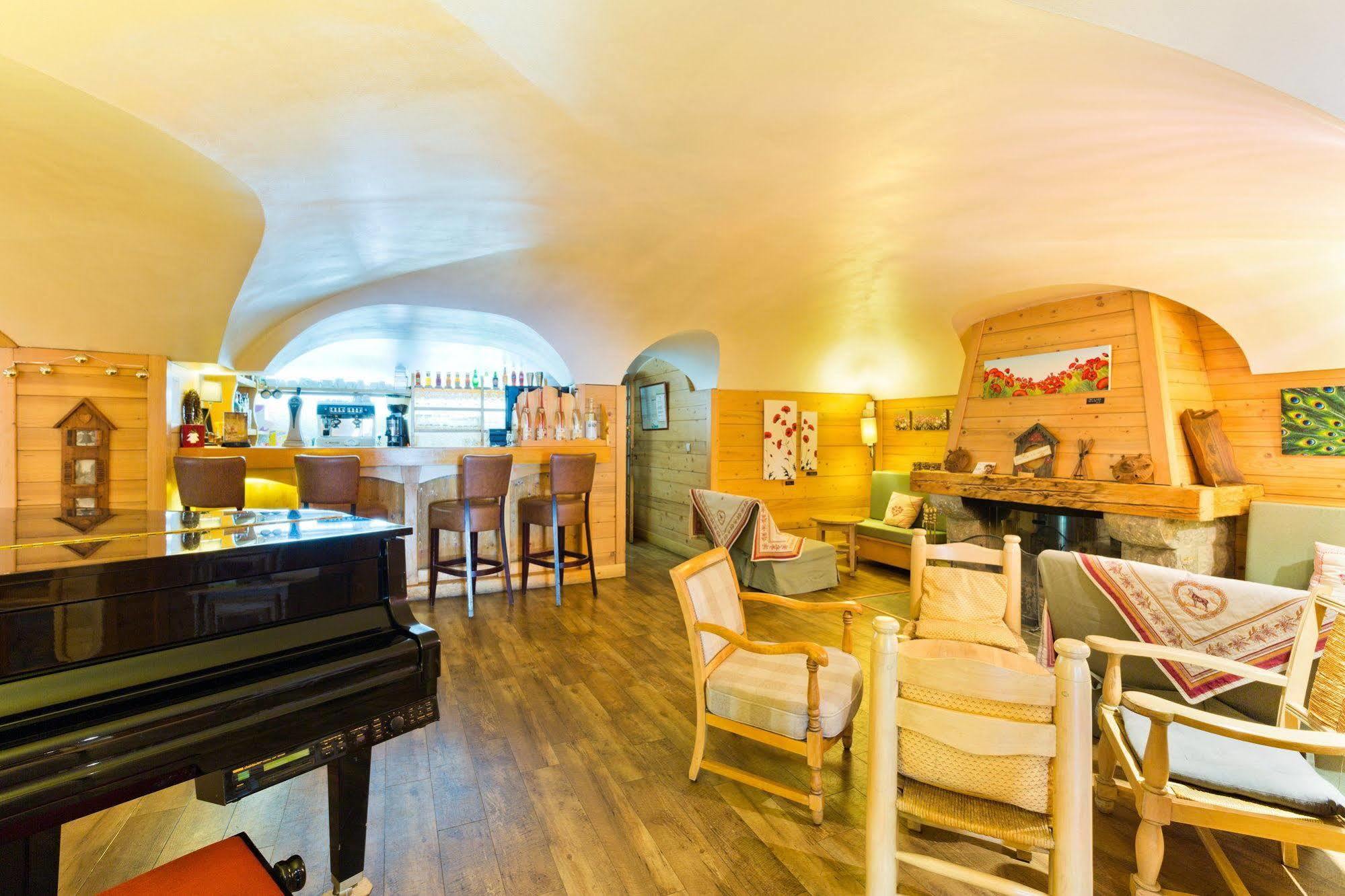 Hotel La Montagne La Clusaz Bagian luar foto