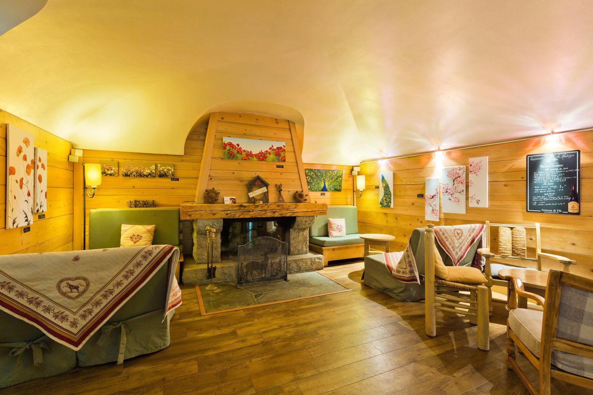 Hotel La Montagne La Clusaz Bagian luar foto