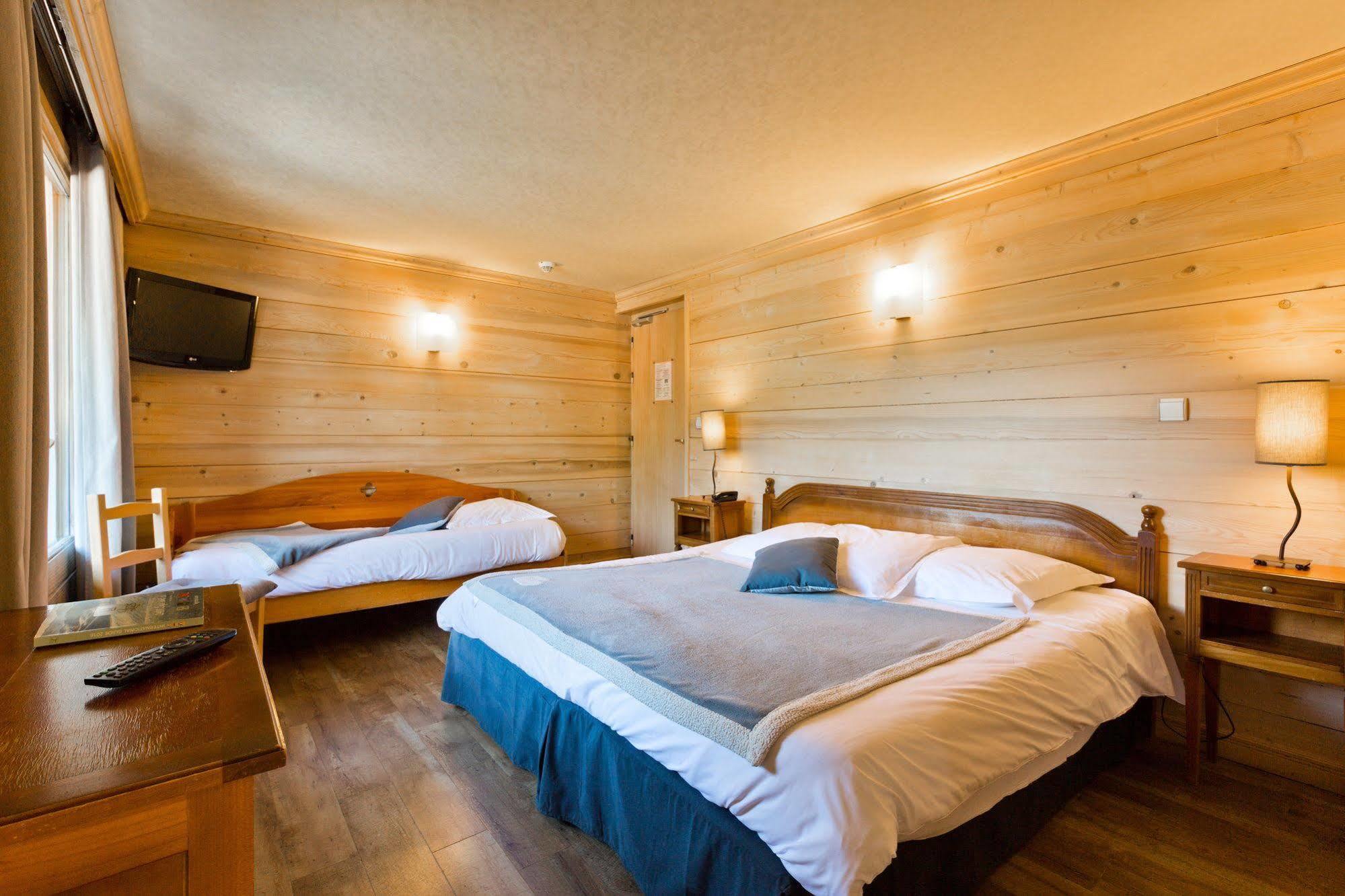 Hotel La Montagne La Clusaz Bagian luar foto
